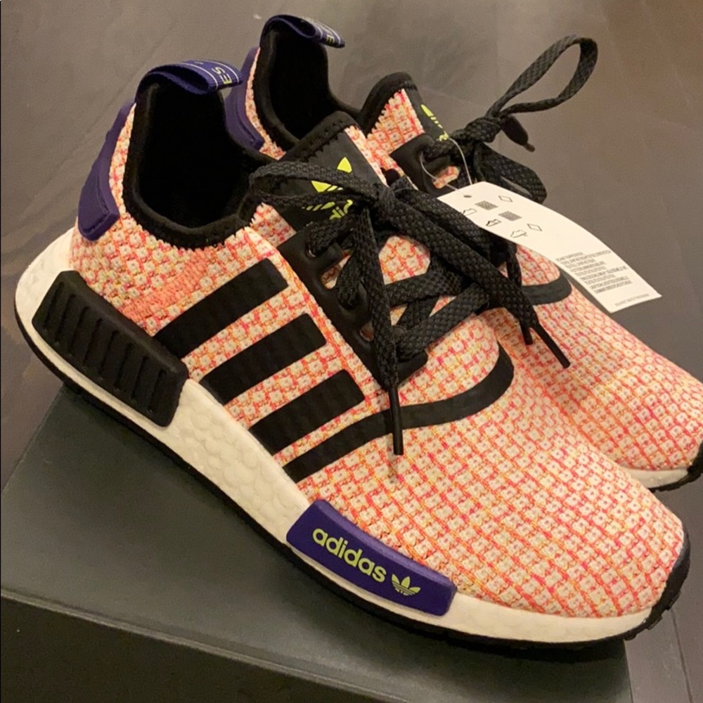 Adidas NMD big kid size 6 NWT!